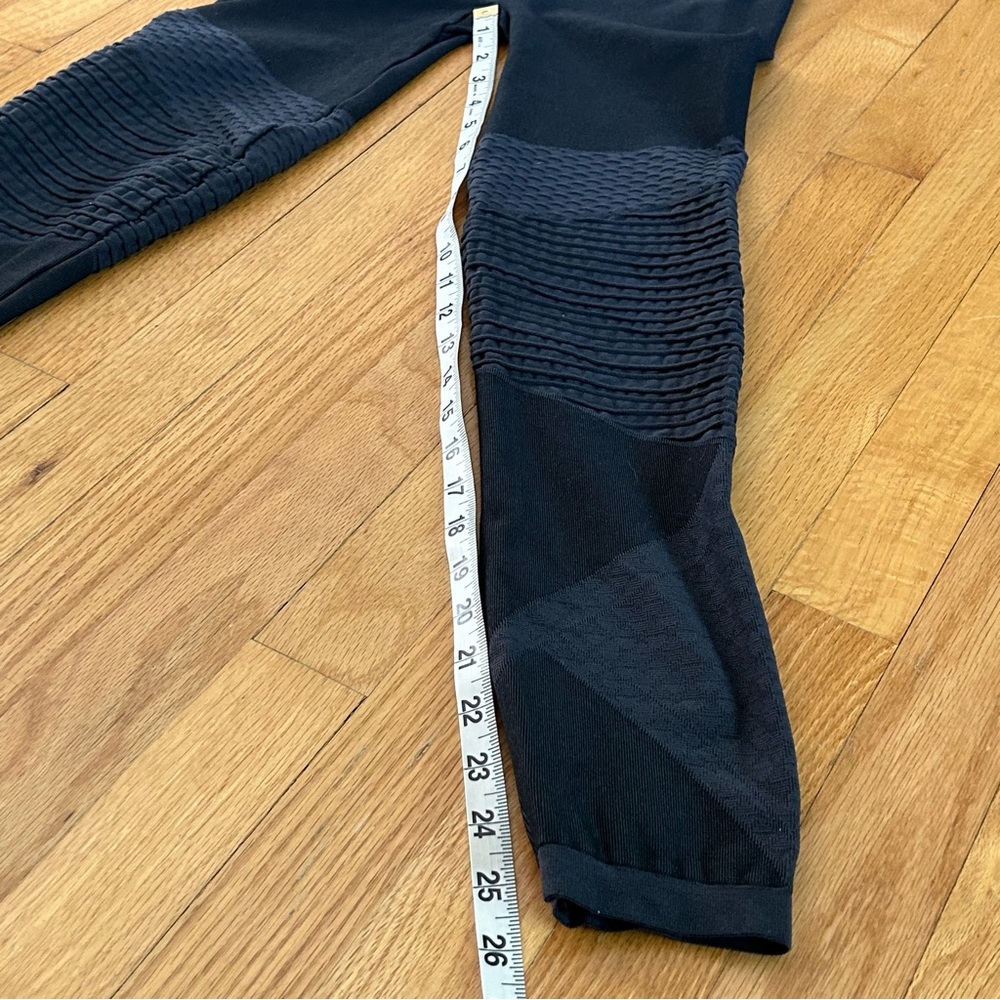 Spanx Look At Me Now Seamless Moto Leggings Medium - Picture 12 of 12